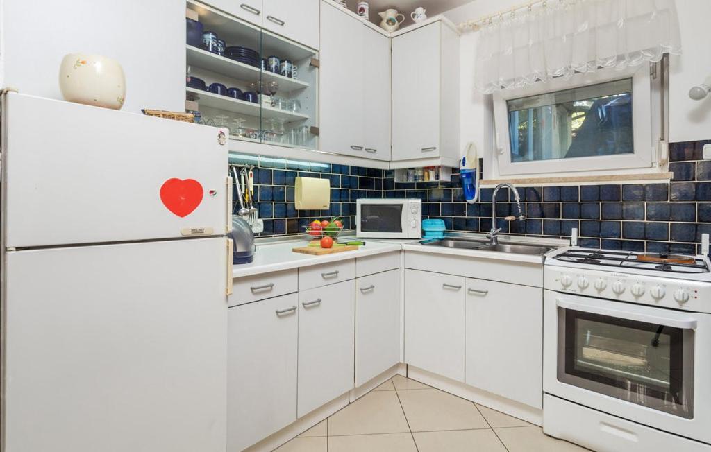 Вилла House Noa Малинска Экстерьер фото